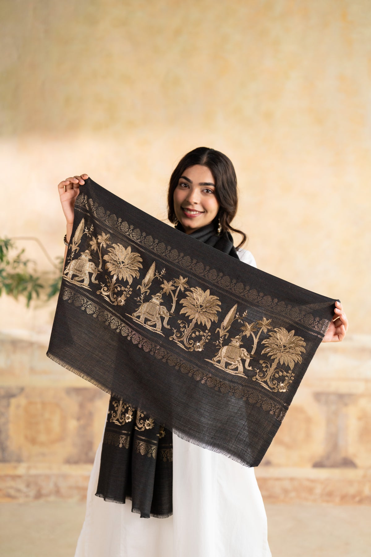 Elephant Motif Embroidered Stole