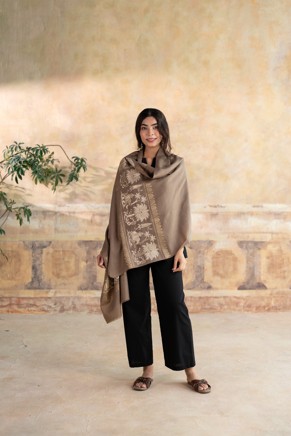 Elephant Motif Embroidered Stole