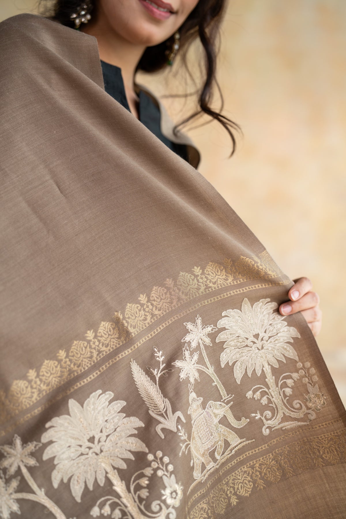 Elephant Motif Embroidered Stole