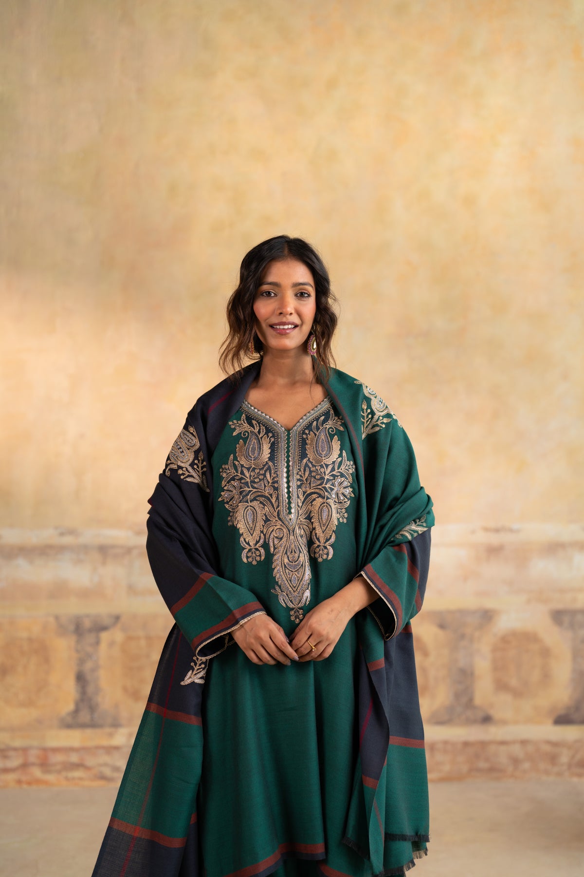 Bed Neck Embroidered Suit