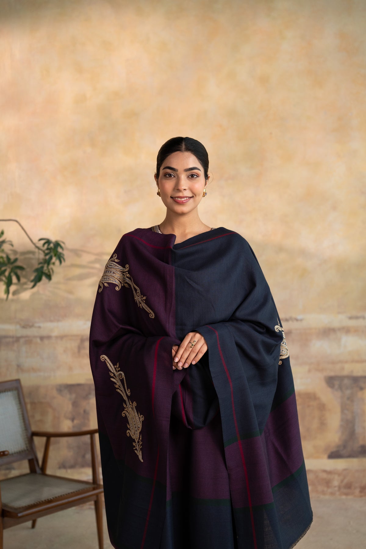 Bed Neck Embroidered Suit