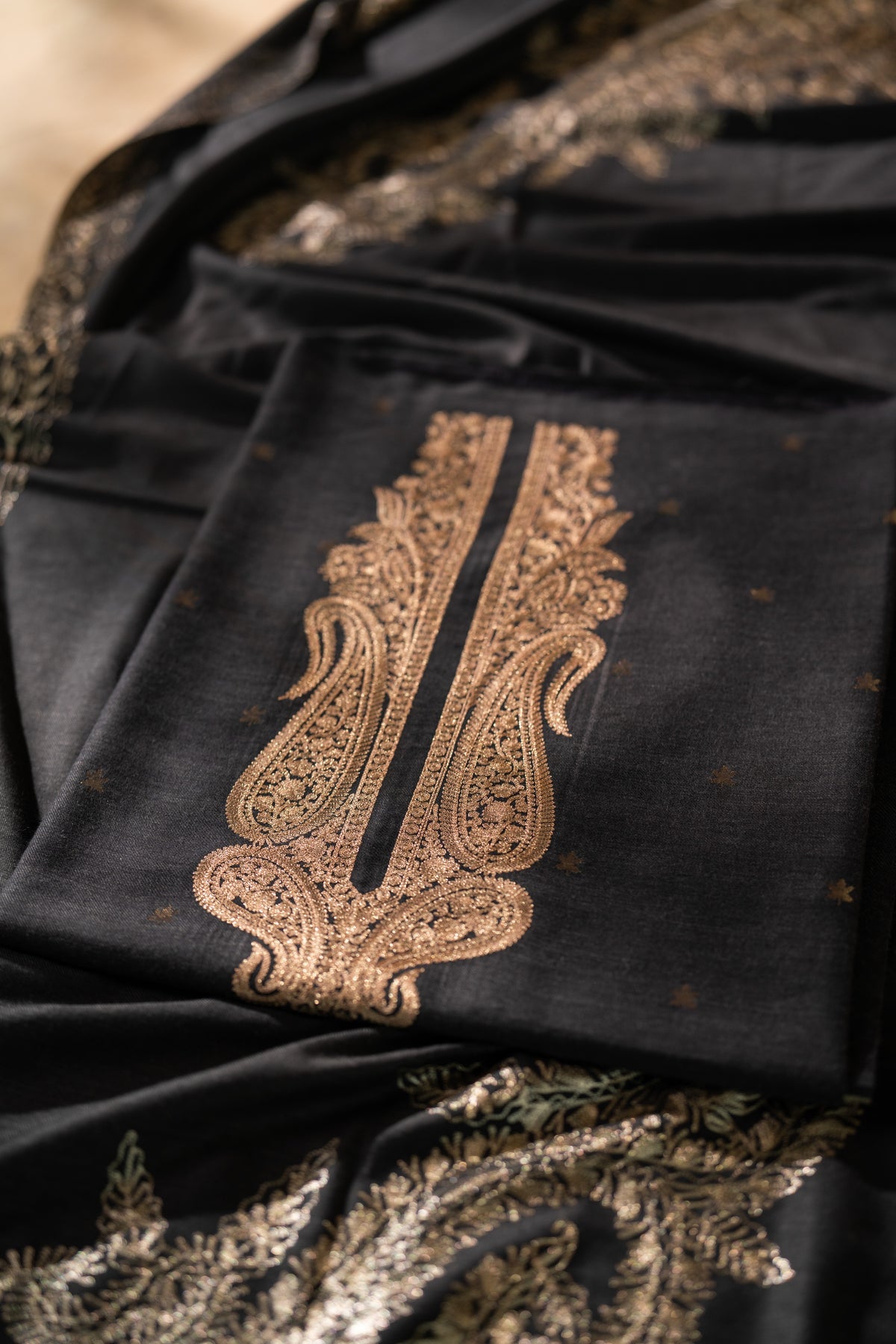 Zari Neckline Embroidered Suit
