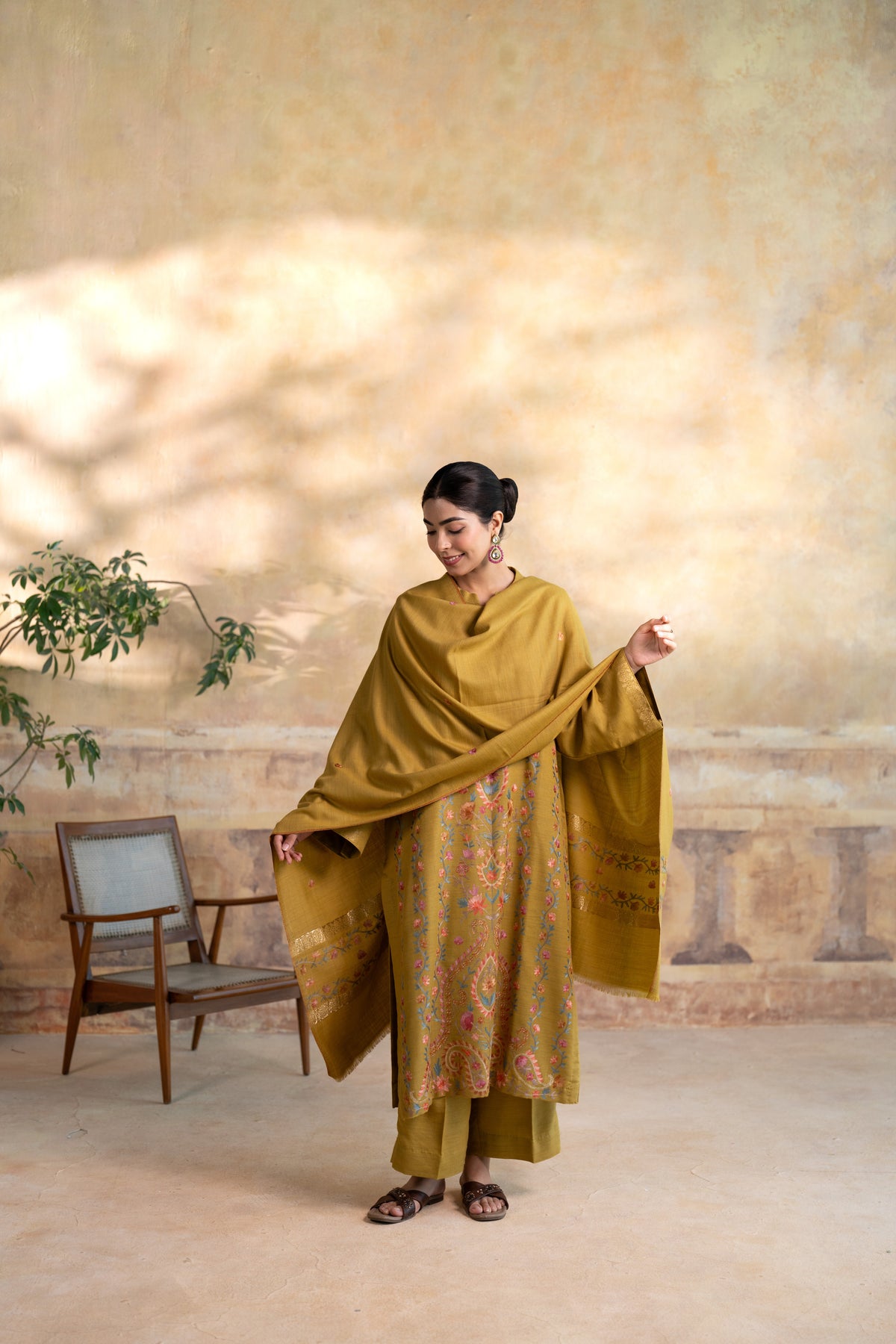 Kashmiri Lining Embroided Suit