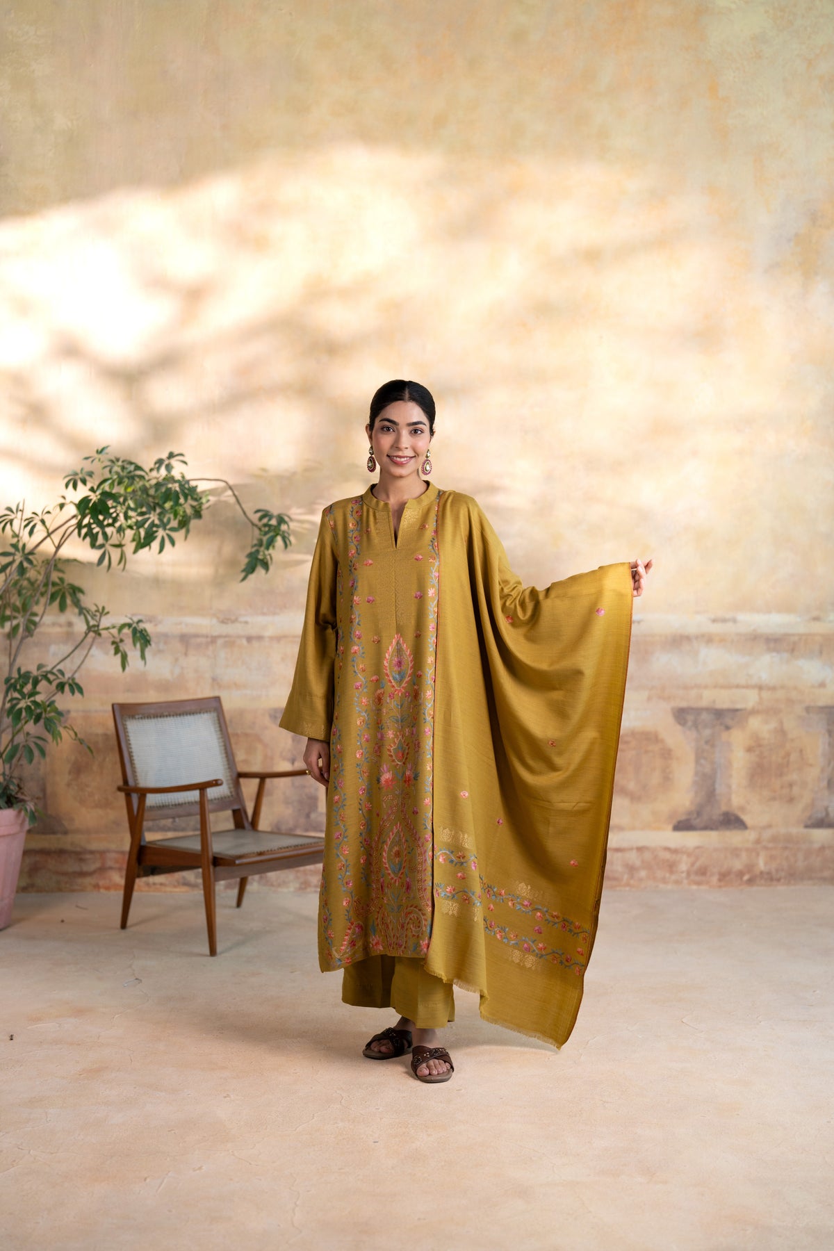Kashmiri Lining Embroided Suit