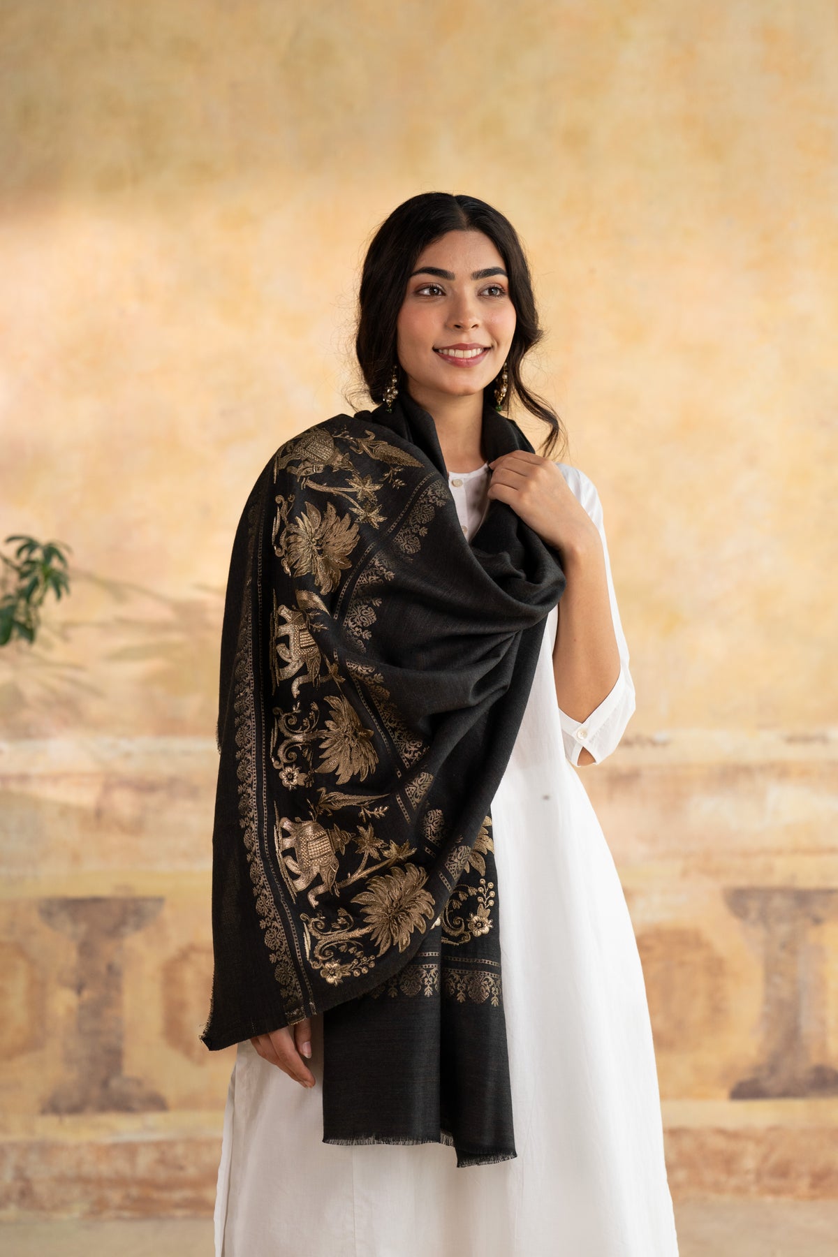 Elephant Motif Embroidered Stole